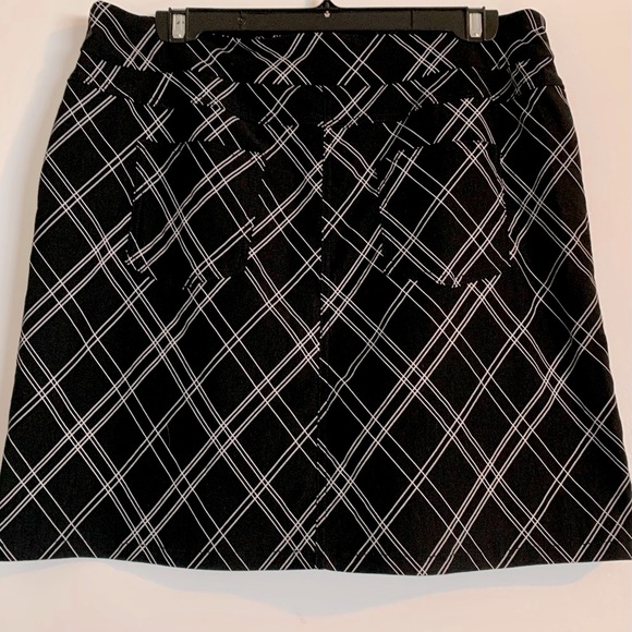 SLIM-SATION Golf skort - Picture 2 of 6
